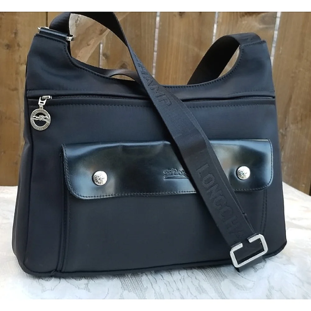 Gorgeous Vintage Longchamp Paris Crossbody bag